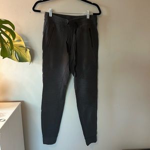 NWOT alo joggers